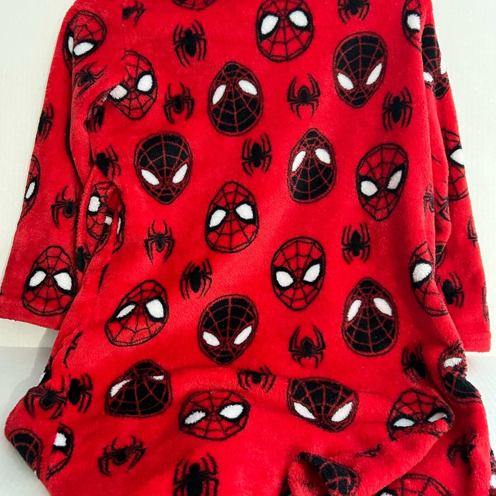 Marvel Red Spider-Man Kids Robe - Picture 3 of 5